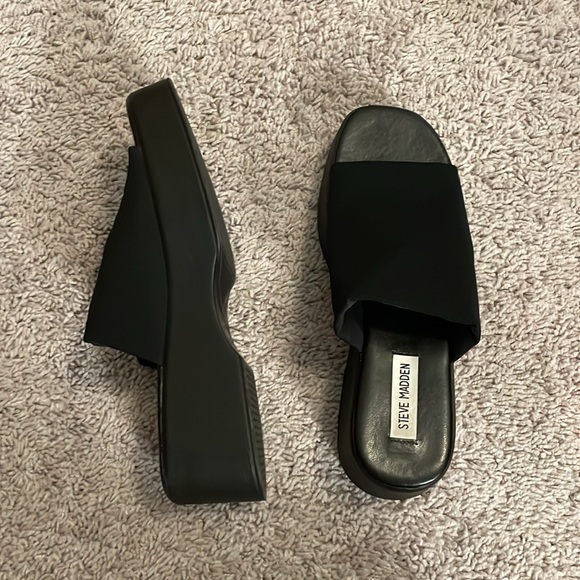 Steve Madden Slinky30 Sandal - Picture 6 of 6